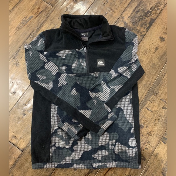 Quiksilver Fleece Top size small(10) - Picture 1 of 6